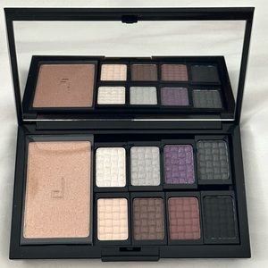 New- unused- Compact eyeshadow and blush powder set palette